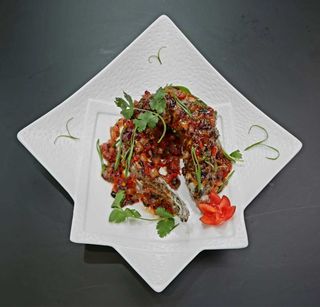 Форель с ананасом