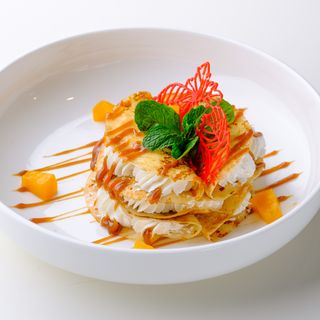 Блинчики с творожным кремом и  карамелью