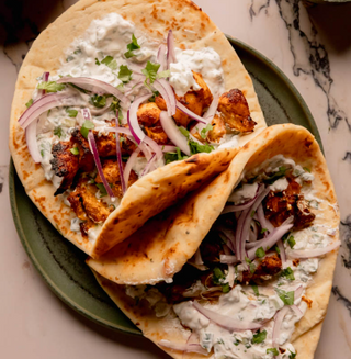 Chicken tikka naan (medium)