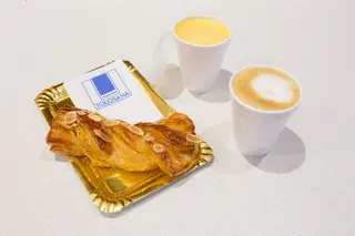 Desayuno Trenza Mazapán + Zumo De Naranja Natural