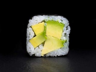 МАКІ РОЛ З АВОКАДО (150g)