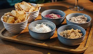 ტაპასის ნაირსახეობა ჩიფსებით