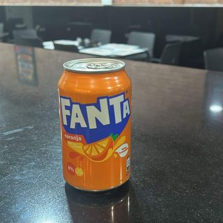 Fanta Naranja lata 330ml.