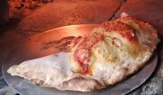 Calzone pizza