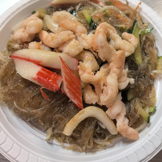 Spaghetti di soia con frutti di mare