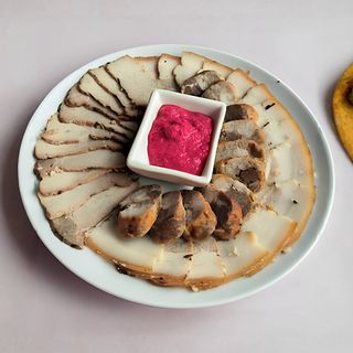 М’ясна нарізка (300/50г)