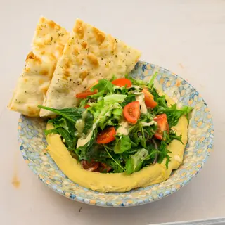 Mediteranian Hummus Salad