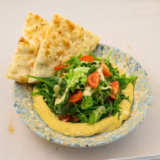 Mediteranian Hummus Salad