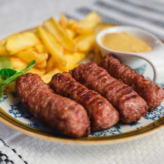 4 MITITEI cu cartofi prajiti