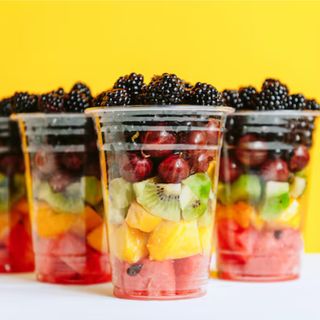 Fruit de saison dans un gobelet XL