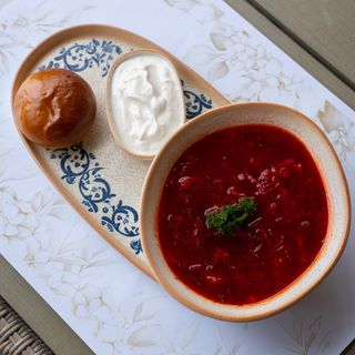 Borscht with bun 