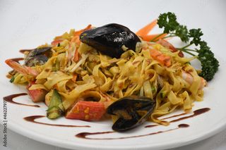 Tagliatelle cu fructe de mare