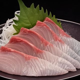 135. Sashimi Hamachi 3P