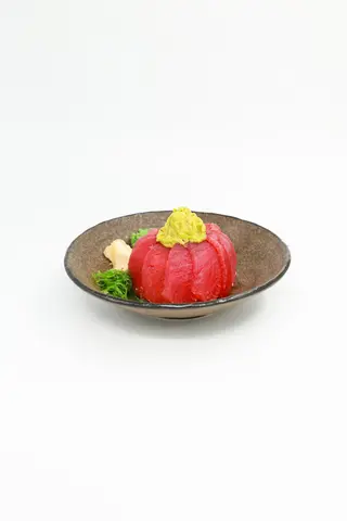 Tuna Sashimi Don with guacamole