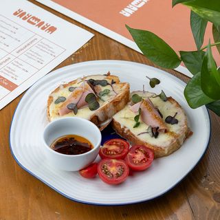 ყიყლიყო სულგუნით და ლორით