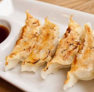 C8. Gyouza De Pollo A La Plancha