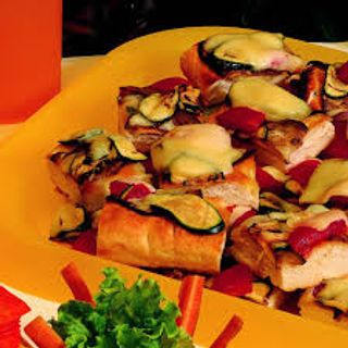 Trancio di focaccia con verdure