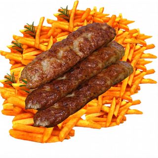 Lamb Seek Kebab com batatas                