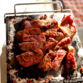 Muşchi de vită la gratar si cartofi naturali prajiti /200gr/200gr