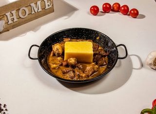 Pomana porcului traditionala cu mămăliga