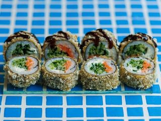 Рол темпура з лососем (360g)