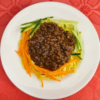Tallarines Zha Jiang Mian