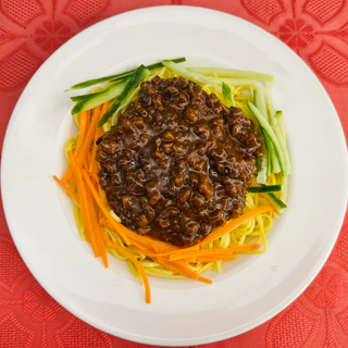 Tallarines Zha Jiang Mian