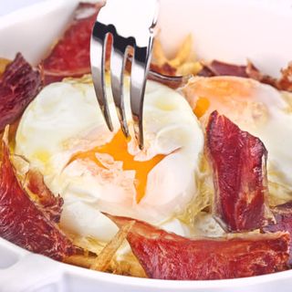 Huevos Rotos Con Jamón
