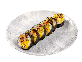 Futomaki tuńczyk w tempurze i mango