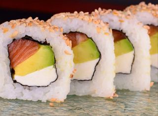 Cheese salmón+aguacate（8piezas）