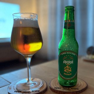 AKRA birra bionda cl33 artigianale siciliana 