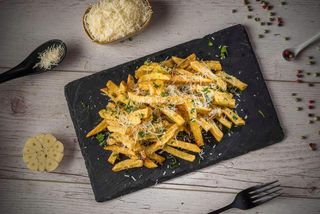 Cartofi cu parmezan și usturoi