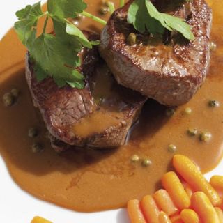 Пикантно Телешко С Манатарки И Печен Сос (350г)