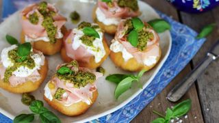 Montanara con crema di pistacchio