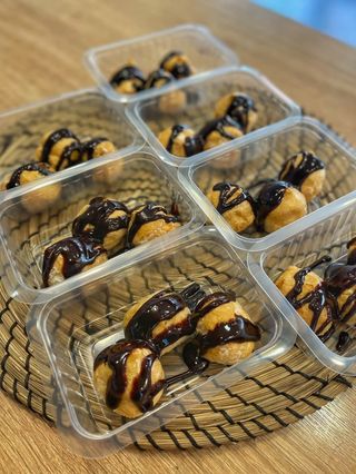 Profiteroles De Nata Con Chocolate