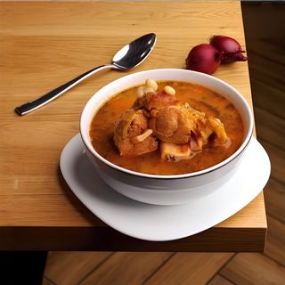 Ciorbă de fasole boabe cu ciolan afumat