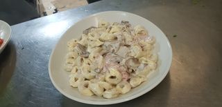 Tortellini Prosciutto, Panna , Funghi