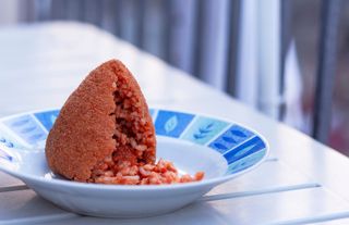 Arancino di riso rosso