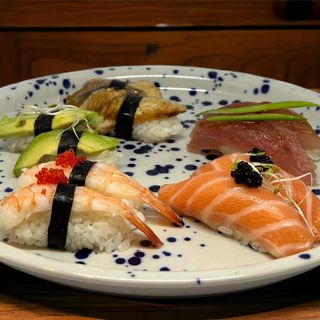 Nigiri wędzony węgorz