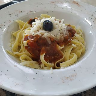 Spaguetti Con Carne Picada Y Tomate