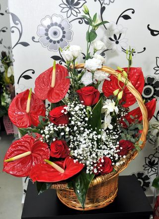 Ruže, anturiumi i lizijantus