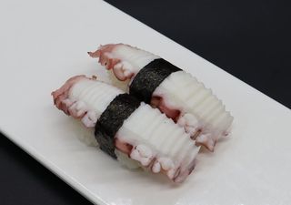 37. Nigiri polpo - 2 pezzi