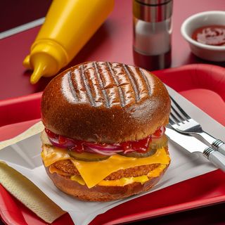 Чізбургер з курячою котлетою