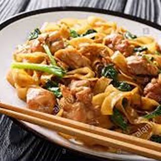 11E.Pad Thai De Pollo Teriyaki 鸡肉河粉