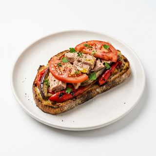 Torrada Escalibada Con Atun Tomate