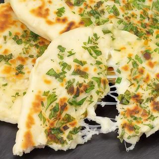 Cheese naan