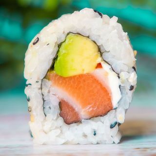 Salmón Maki (8 Pzas)