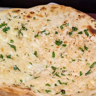 (92) GARLIC NAAN