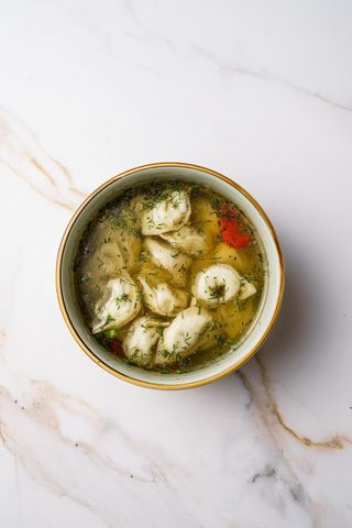 Пельмени с бульоном 