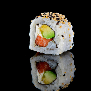 B37. Uramaki De Sake Waka (4 Pzs.)